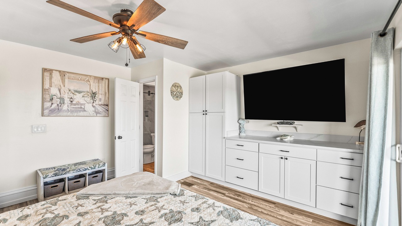 Photo of Bedroom in Oceanmarsh Subdivision