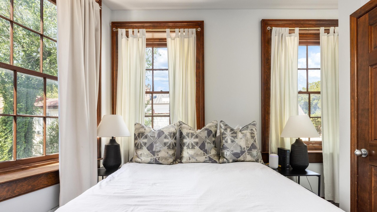 Photo of Bedroom in Downtown Charleston