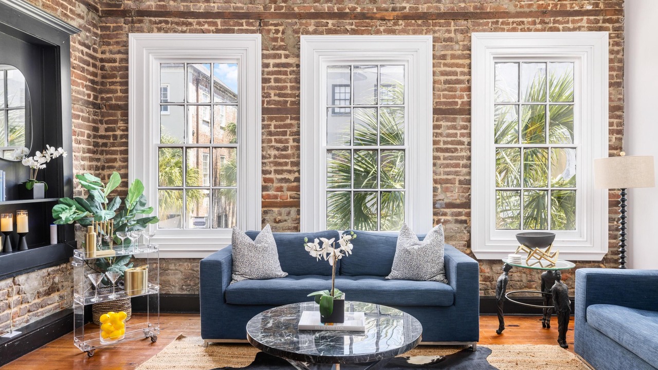 Photo of Livingroom in Downtown Charleston