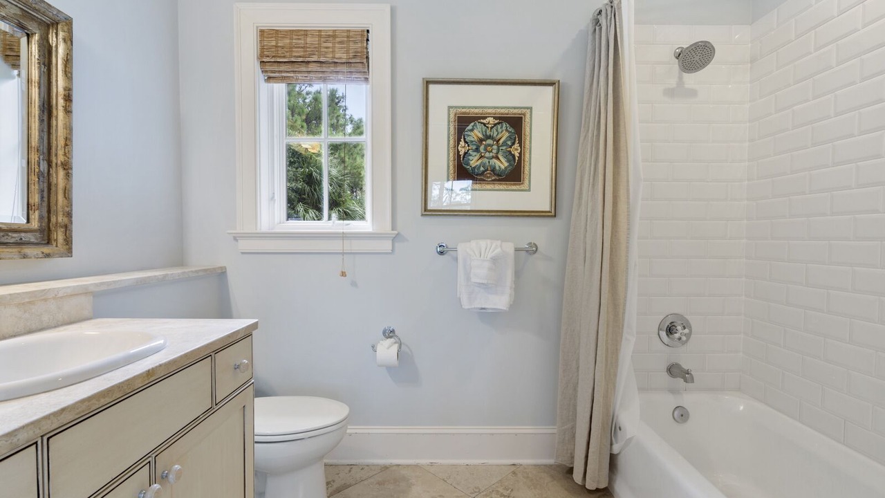 Photo of Bathroom in Vanderhorst Plantation