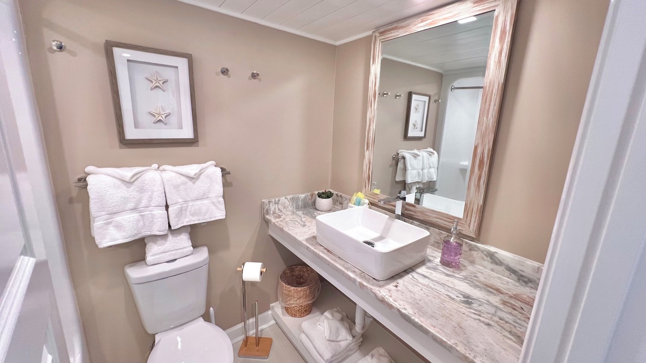 Photo of Bathroom in Arcadian Shores