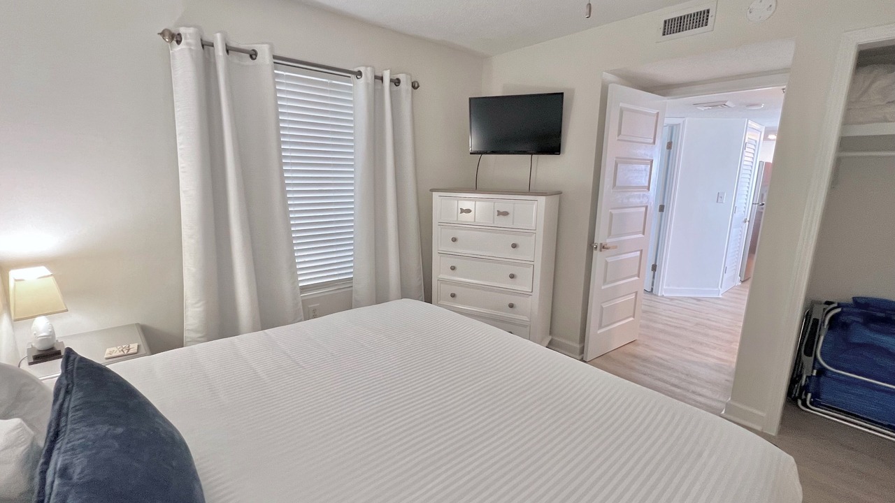 Photo of Bedroom in Arcadian Shores