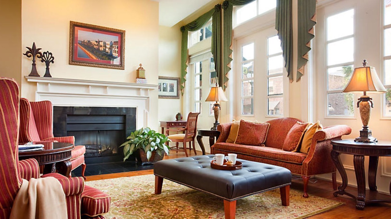Photo of Livingroom in French Quarter