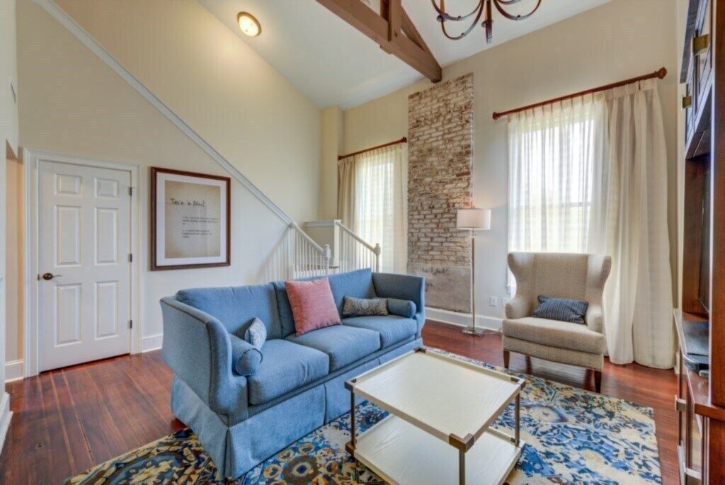 Photo of Livingroom in French Quarter