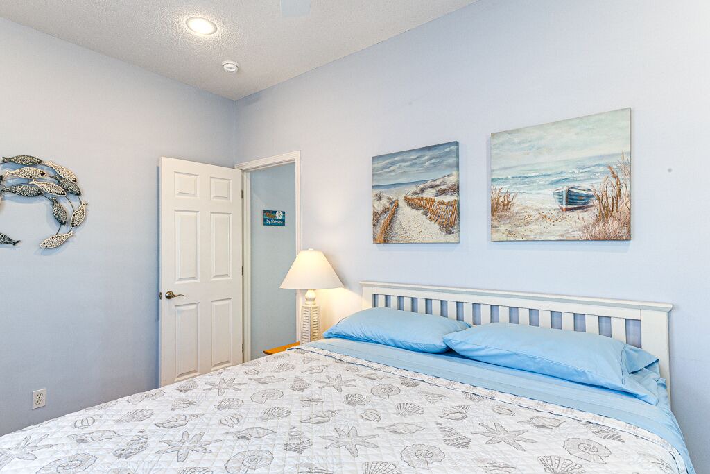 Photo of Bedroom in Surfside Beach