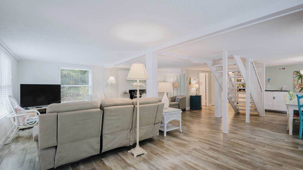 Photo of Livingroom in Folly Field