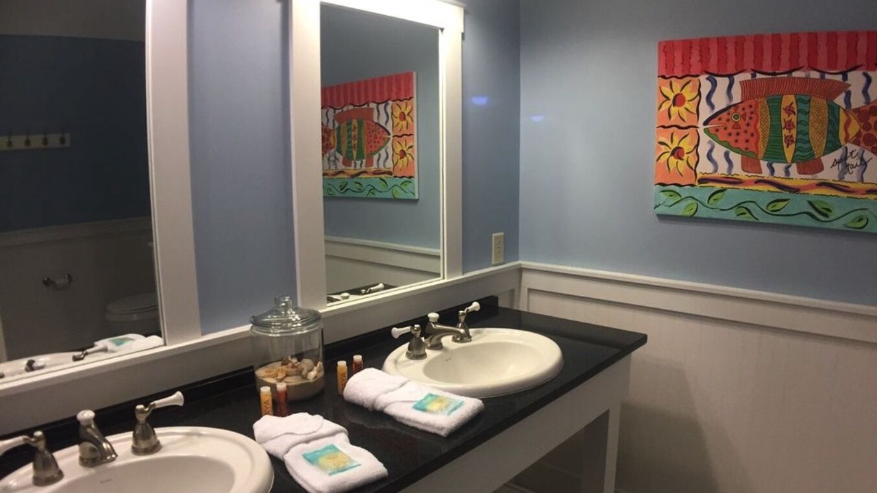 Photo of Bathroom in Melrose on the Beach
