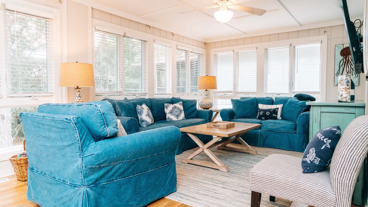 Photo of Livingroom in Twin Oaks