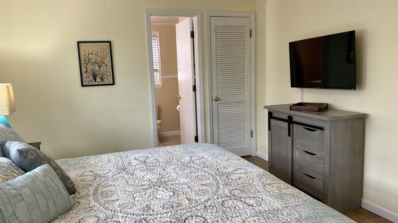 Photo of Bedroom in Cherry Grove Beach
