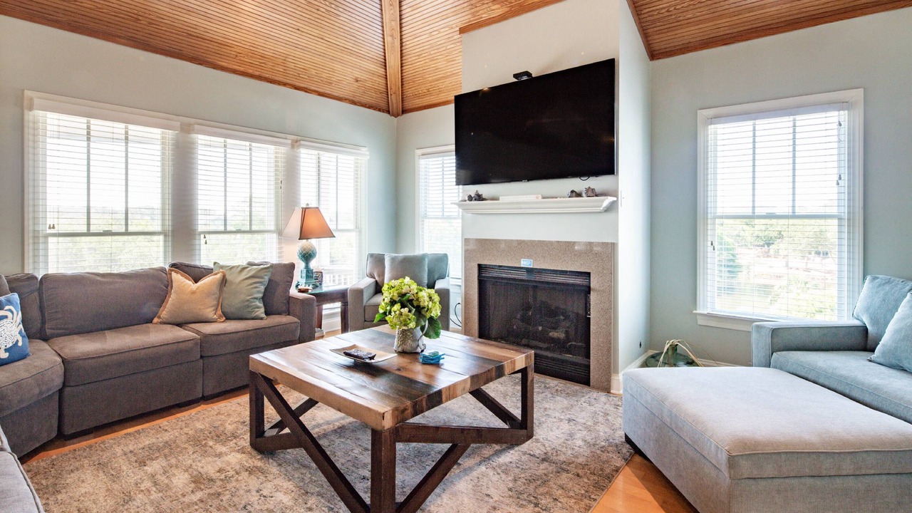 Photo of Bedroom in Pelican Bay