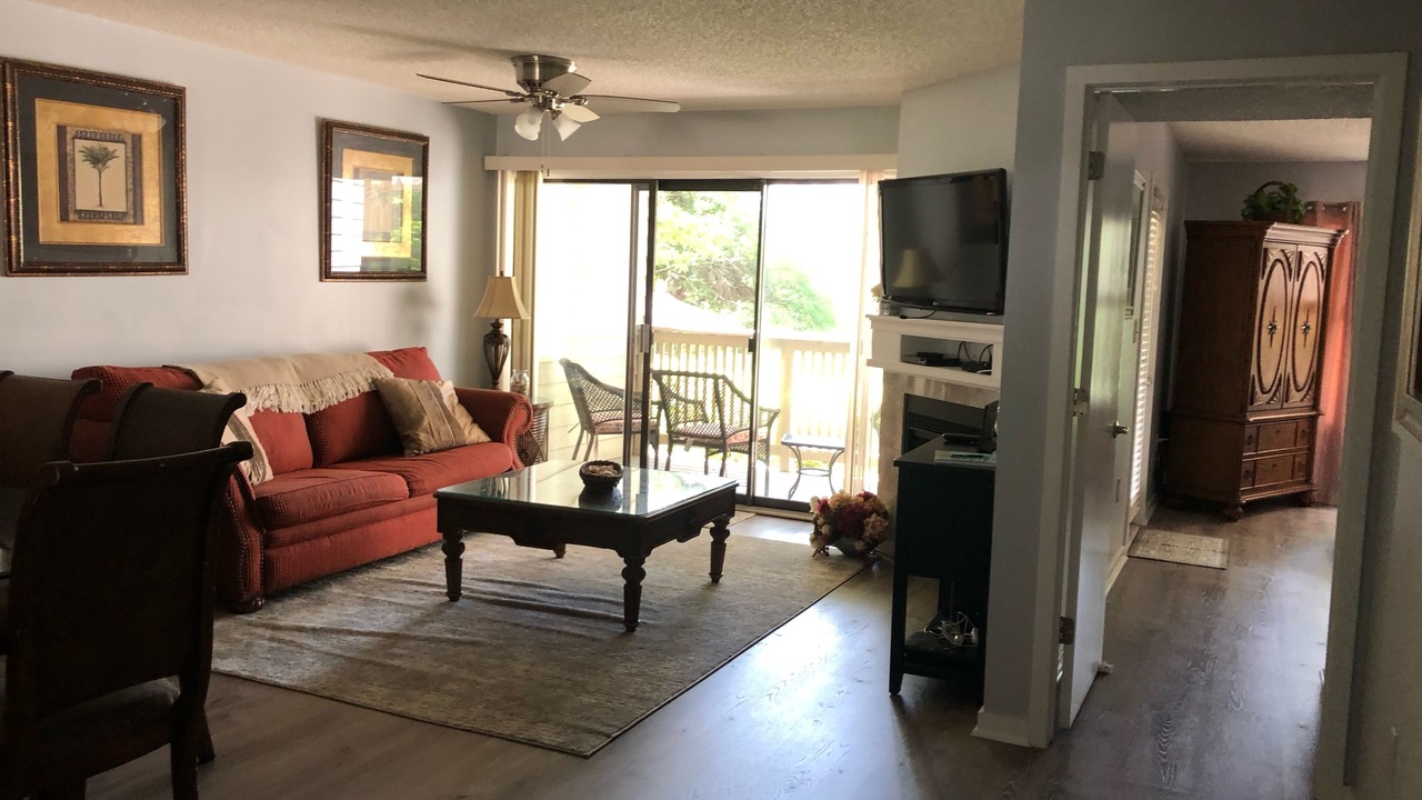 Photo of Livingroom in Arcadian Shores