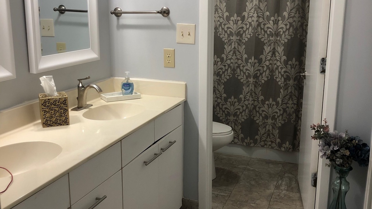 Photo of Bathroom in Arcadian Shores