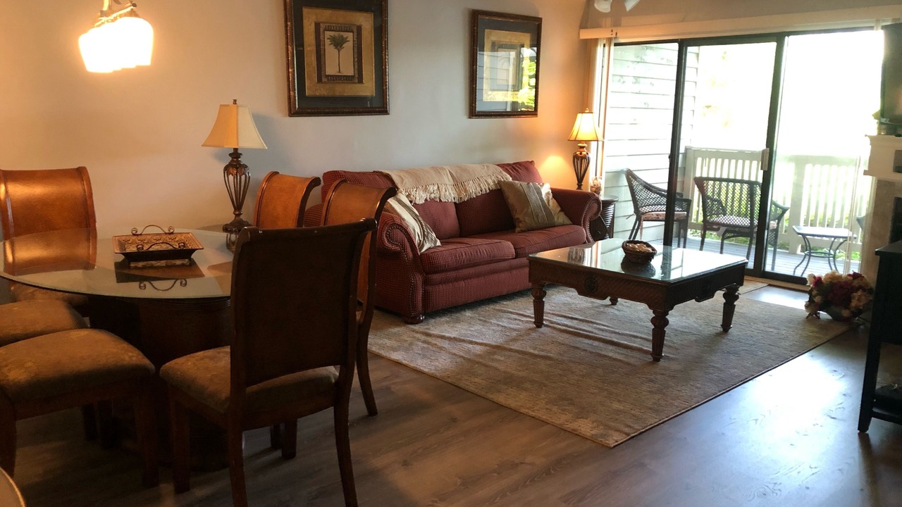 Photo of Livingroom in Arcadian Shores