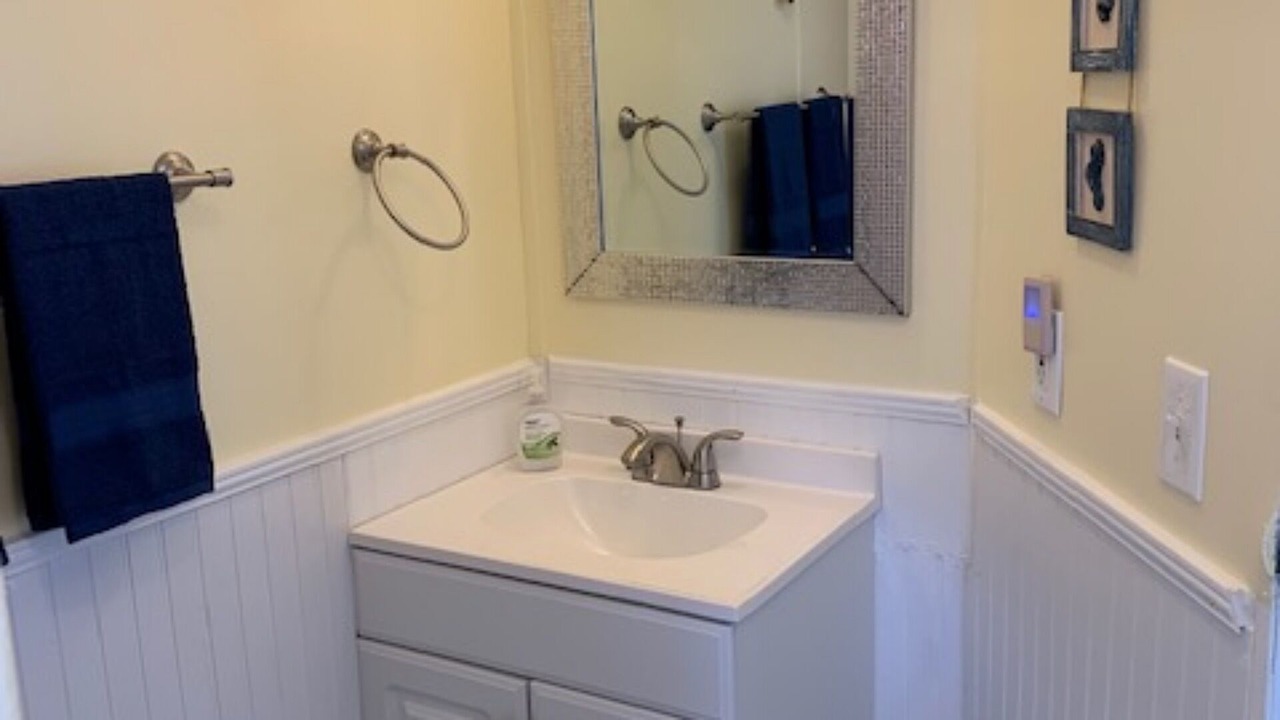 Photo of Bathroom in Garden City
