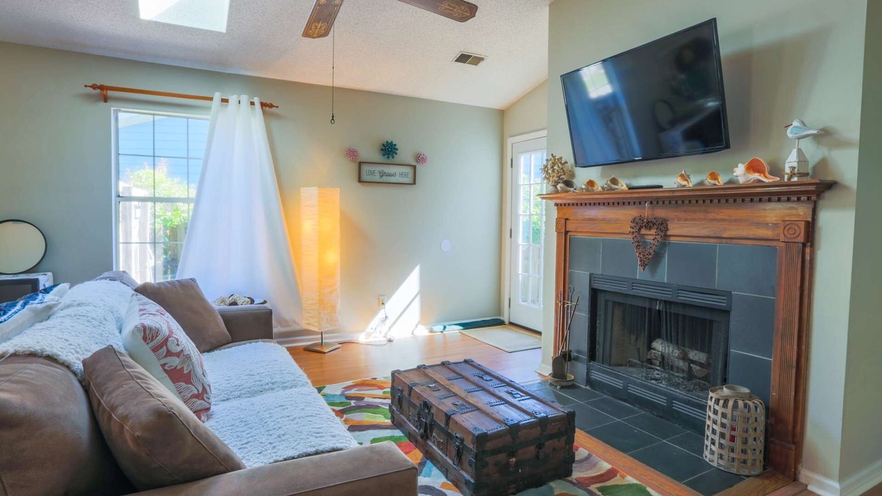 Photo of Livingroom in Mount Pleasant