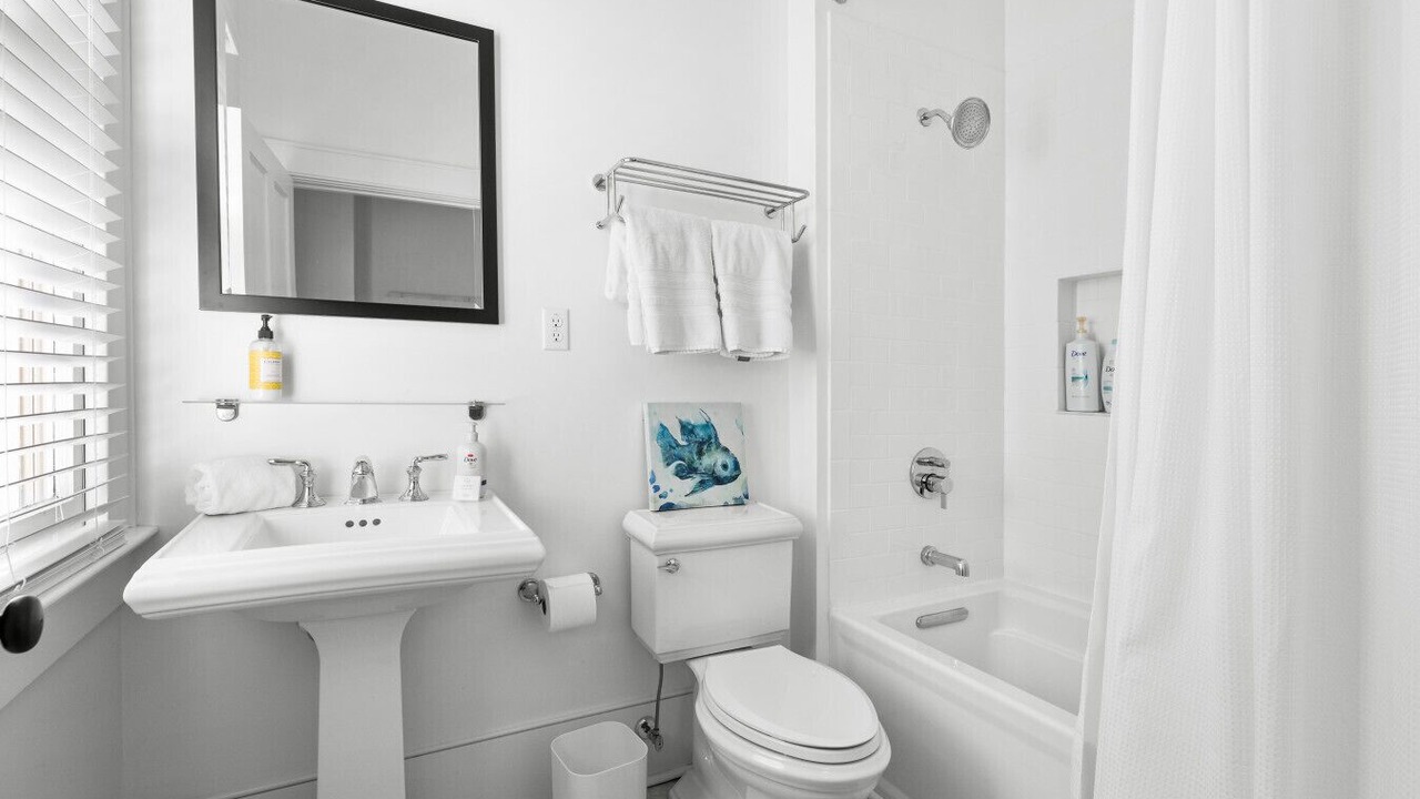Photo of Bathroom in Cannonborough Elliotborough
