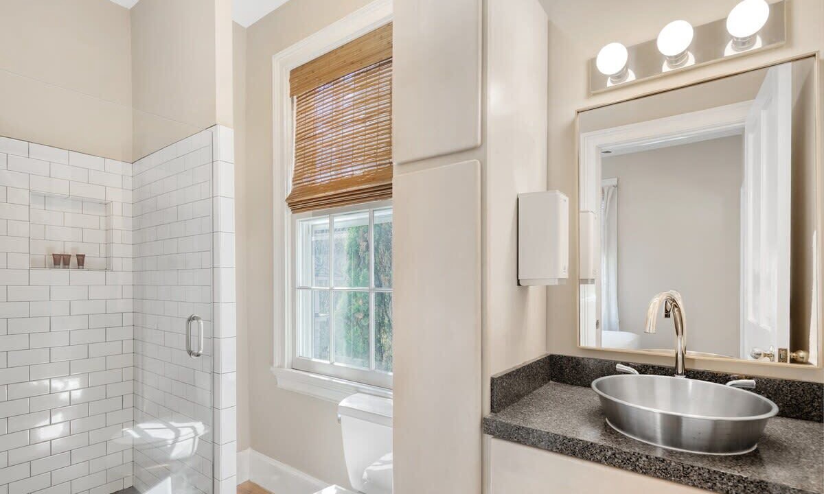 Photo of Bathroom in Cannonborough Elliotborough