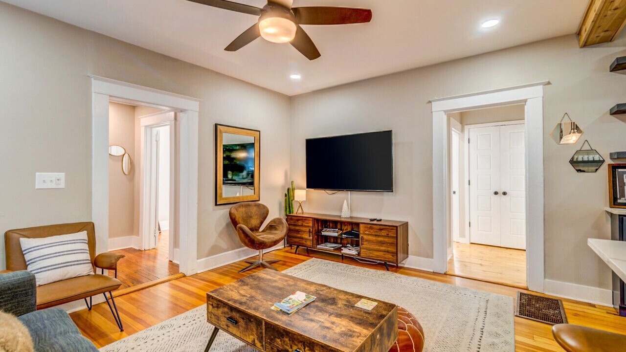Photo of Livingroom in Westside