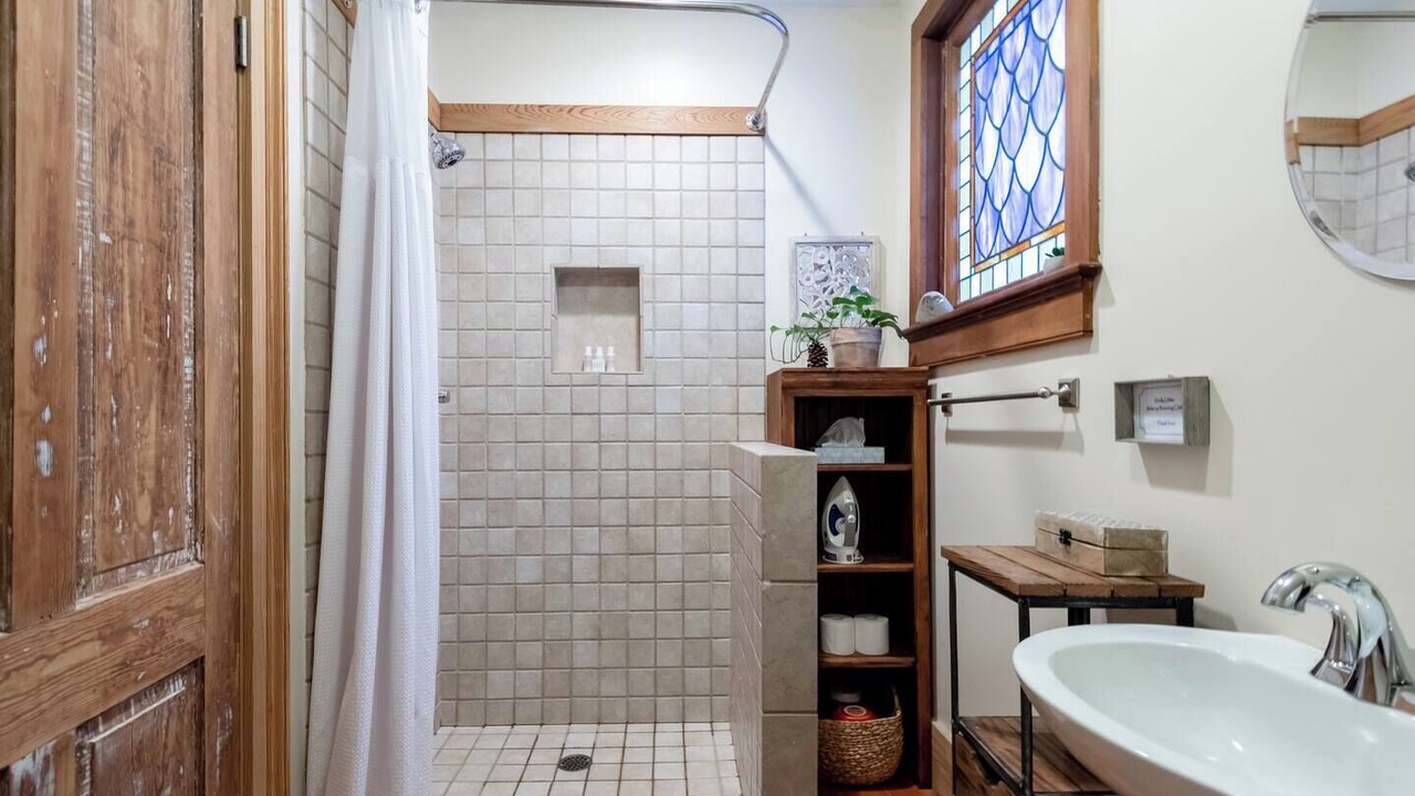Photo of Bathroom in Cannonborough Elliotborough