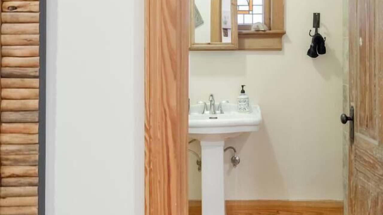 Photo of Bathroom in Cannonborough Elliotborough