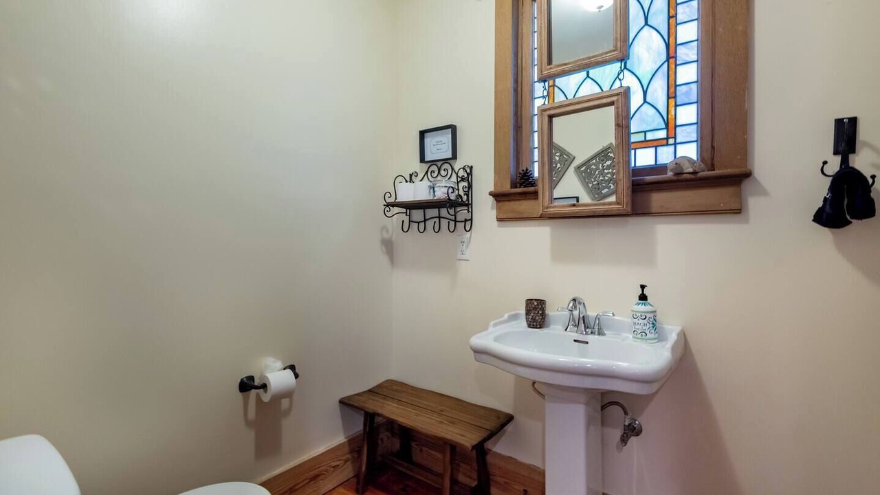 Photo of Bathroom in Cannonborough Elliotborough