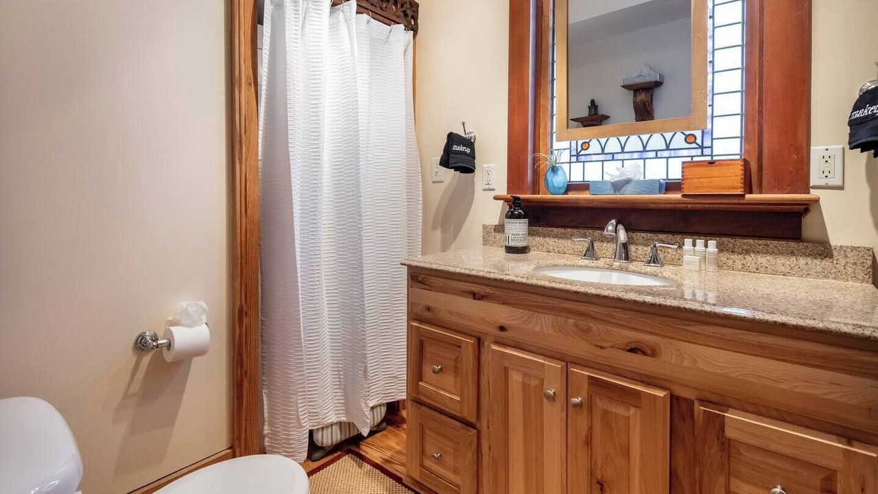 Photo of Bathroom in Cannonborough Elliotborough