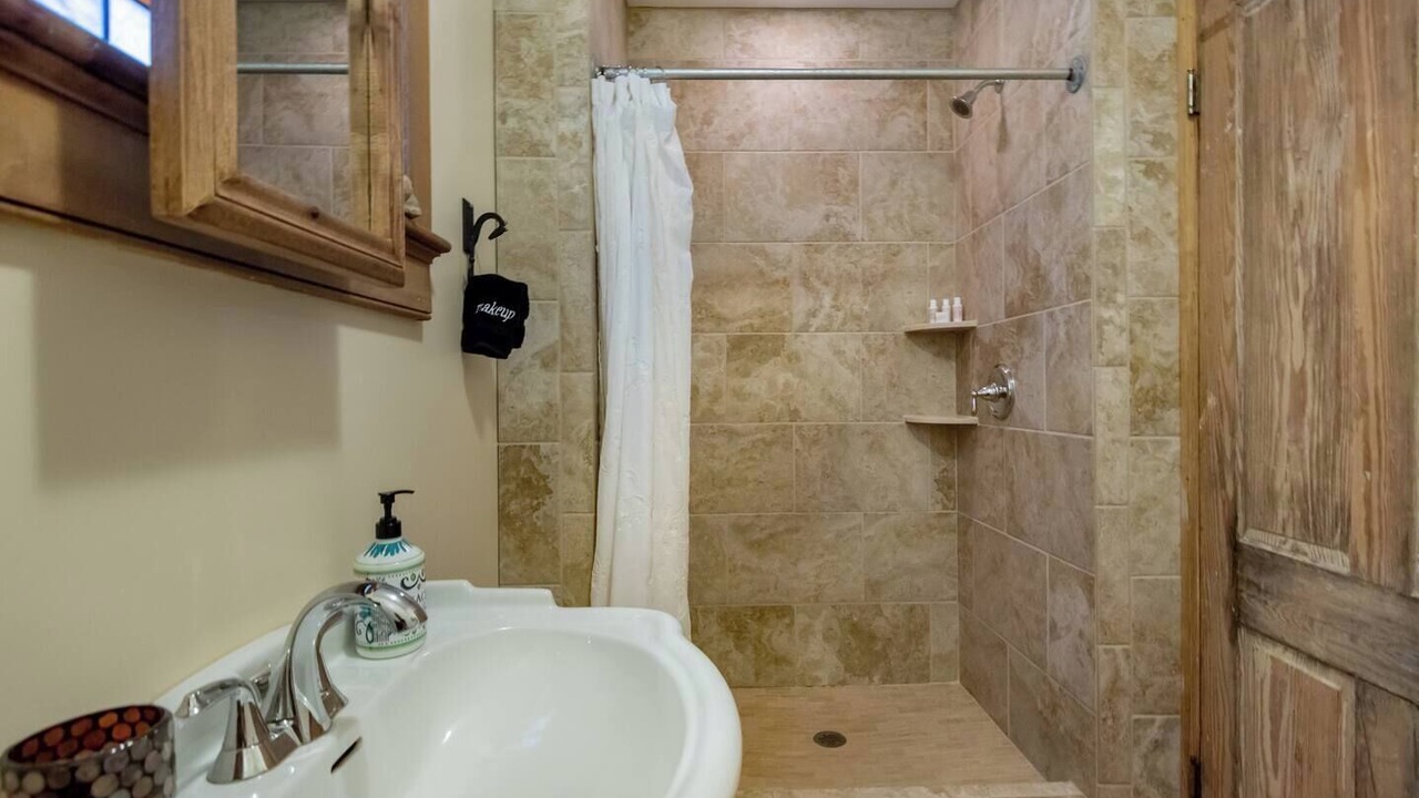 Photo of Bathroom in Cannonborough Elliotborough