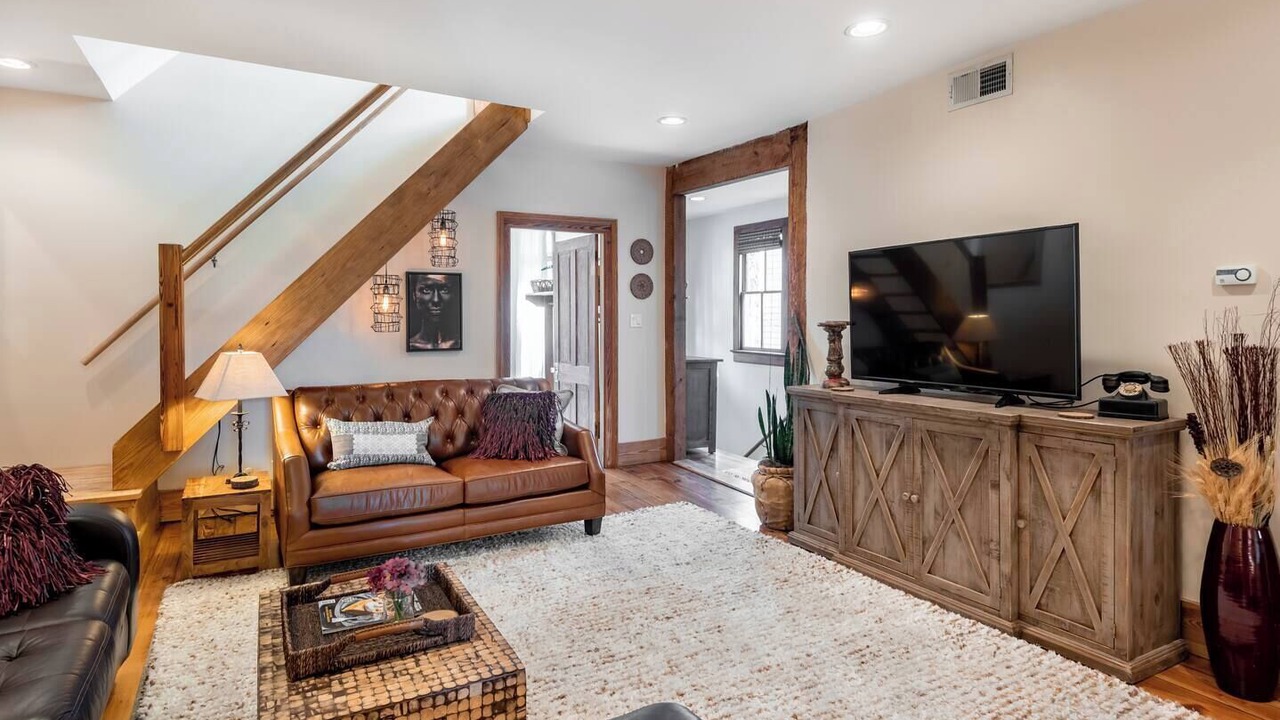 Photo of Livingroom in Cannonborough Elliotborough