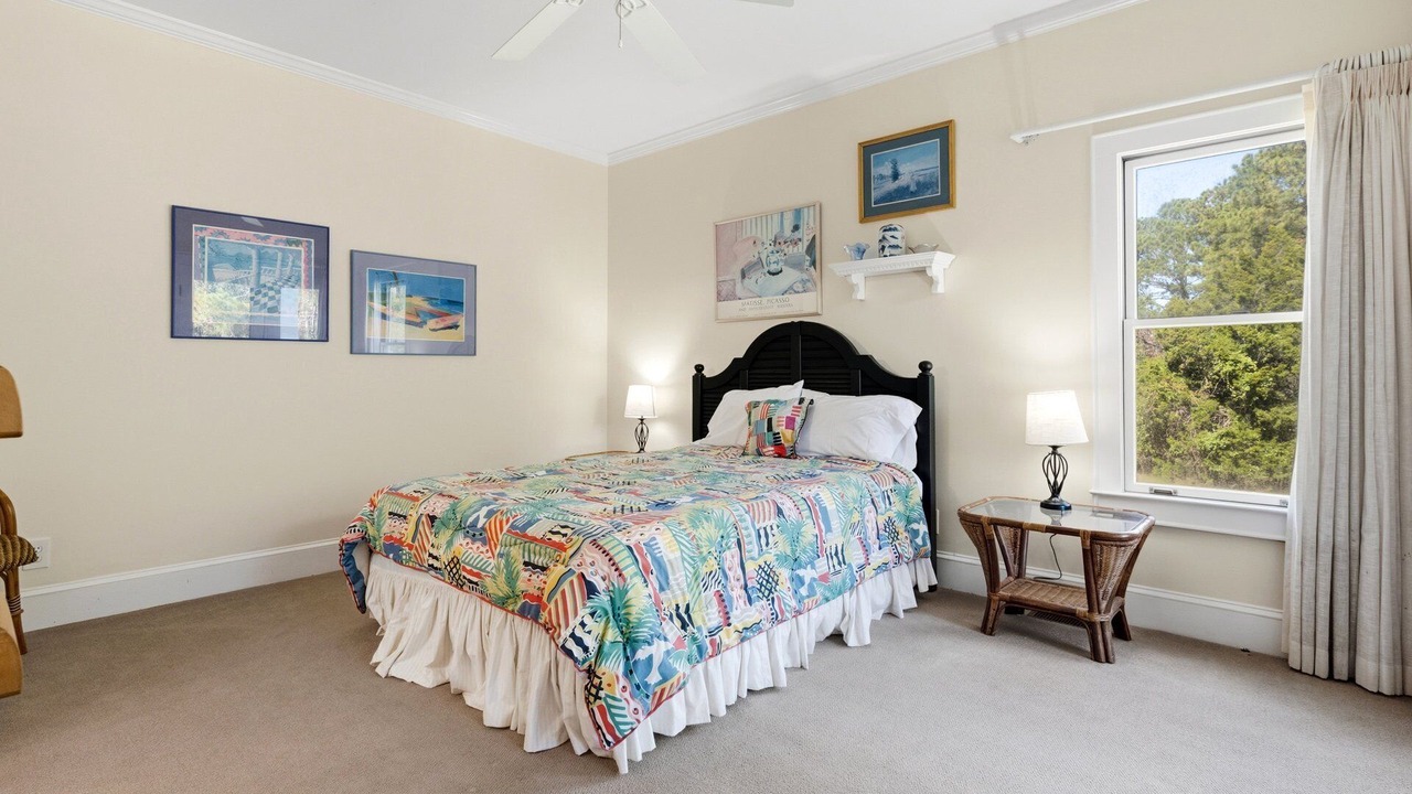 Photo of Bedroom in Debordieu Colony