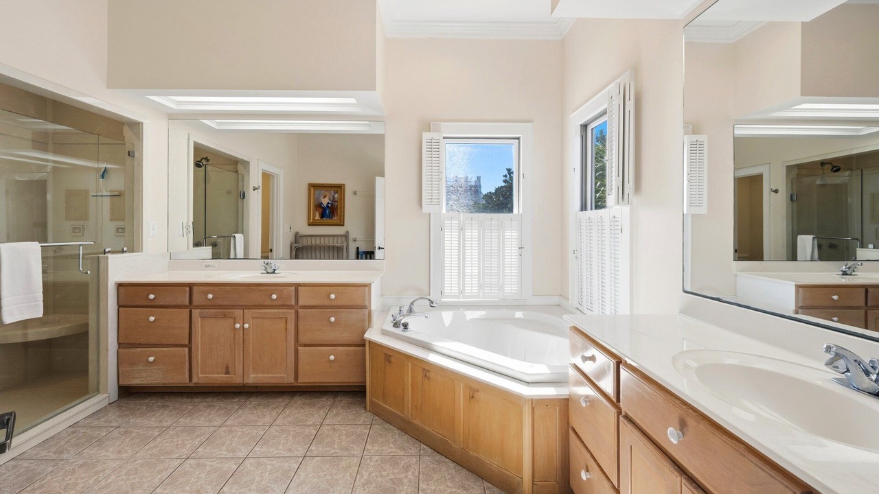 Photo of Bathroom in Debordieu Colony