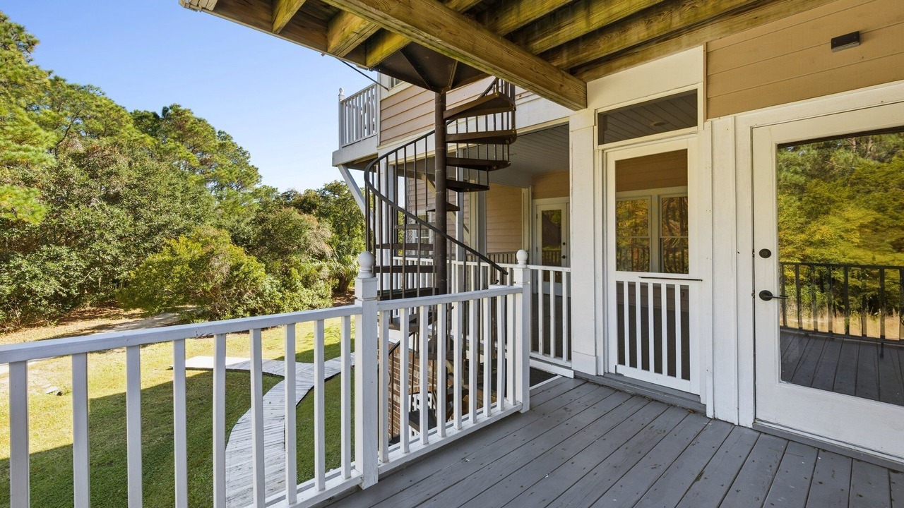 Photo of Patio Balcony in Debordieu Colony