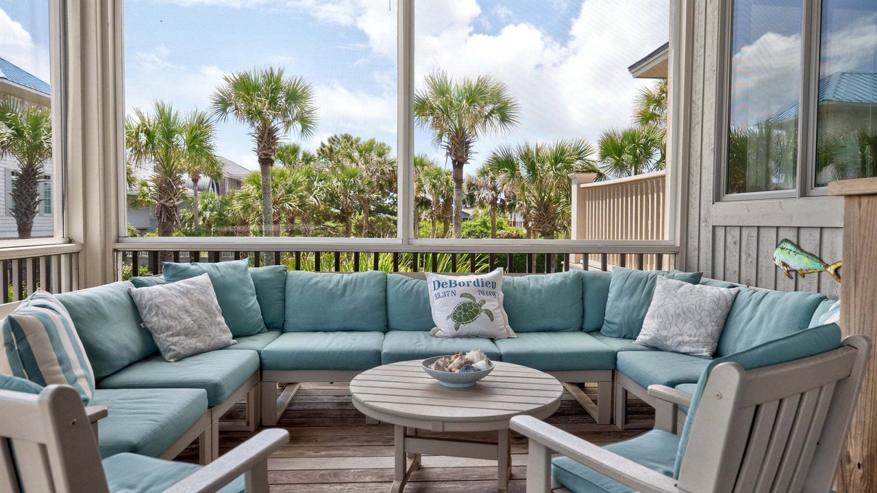 Photo of Livingroom in Debordieu Colony