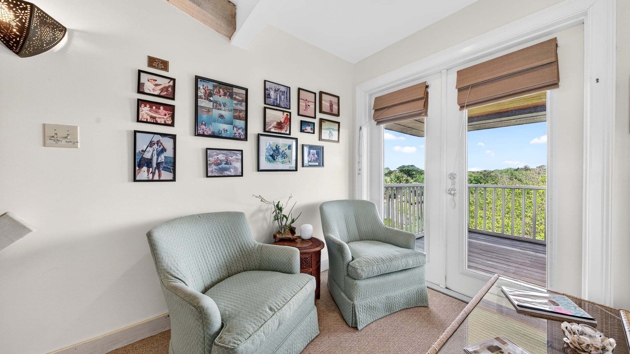 Photo of Livingroom in Debordieu Colony