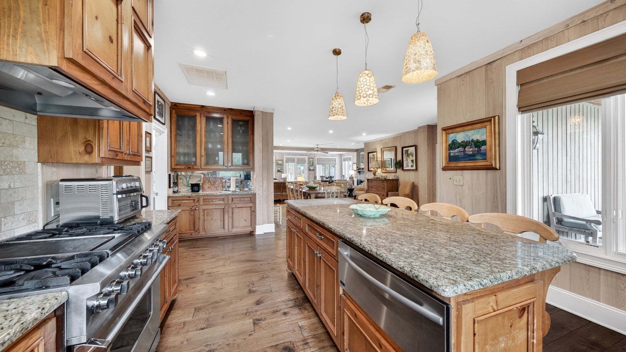 Photo of Kitchen in Debordieu Colony