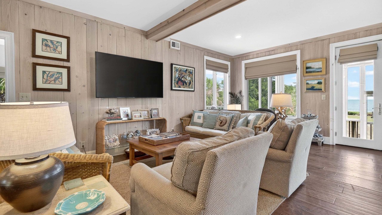 Photo of Livingroom in Debordieu Colony