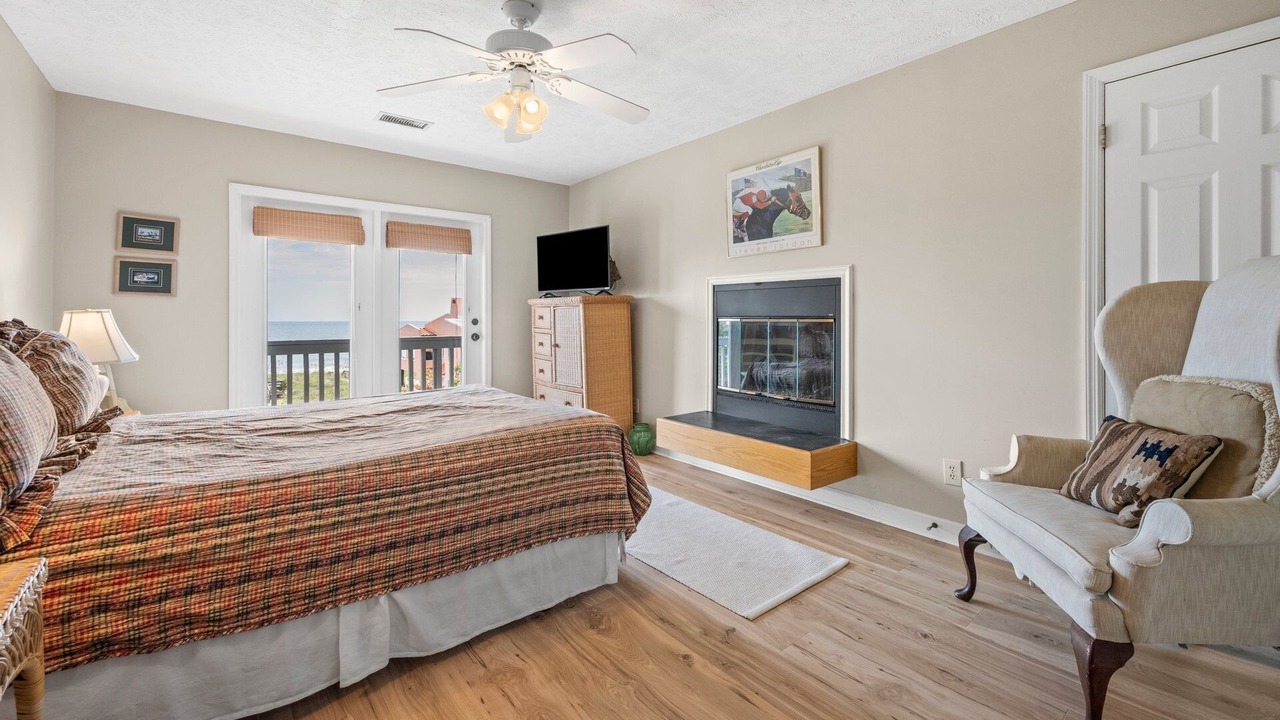 Photo of Bedroom in Debordieu Colony