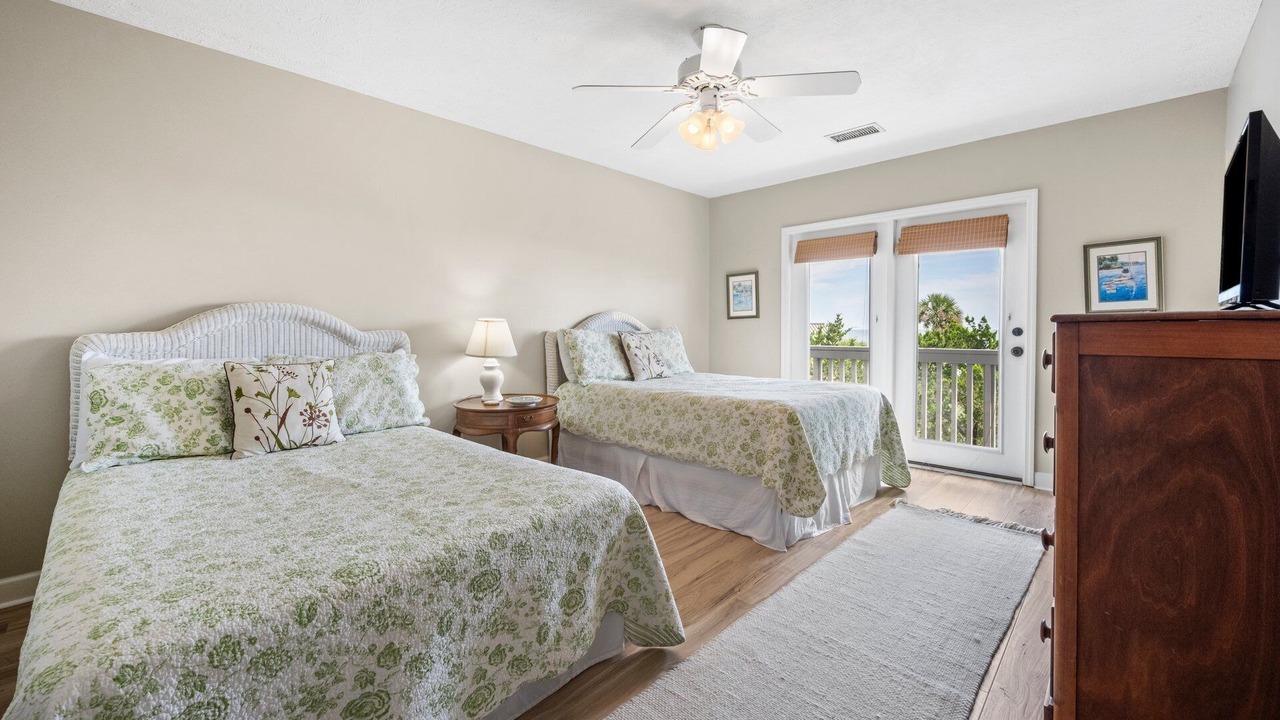 Photo of Bedroom in Debordieu Colony