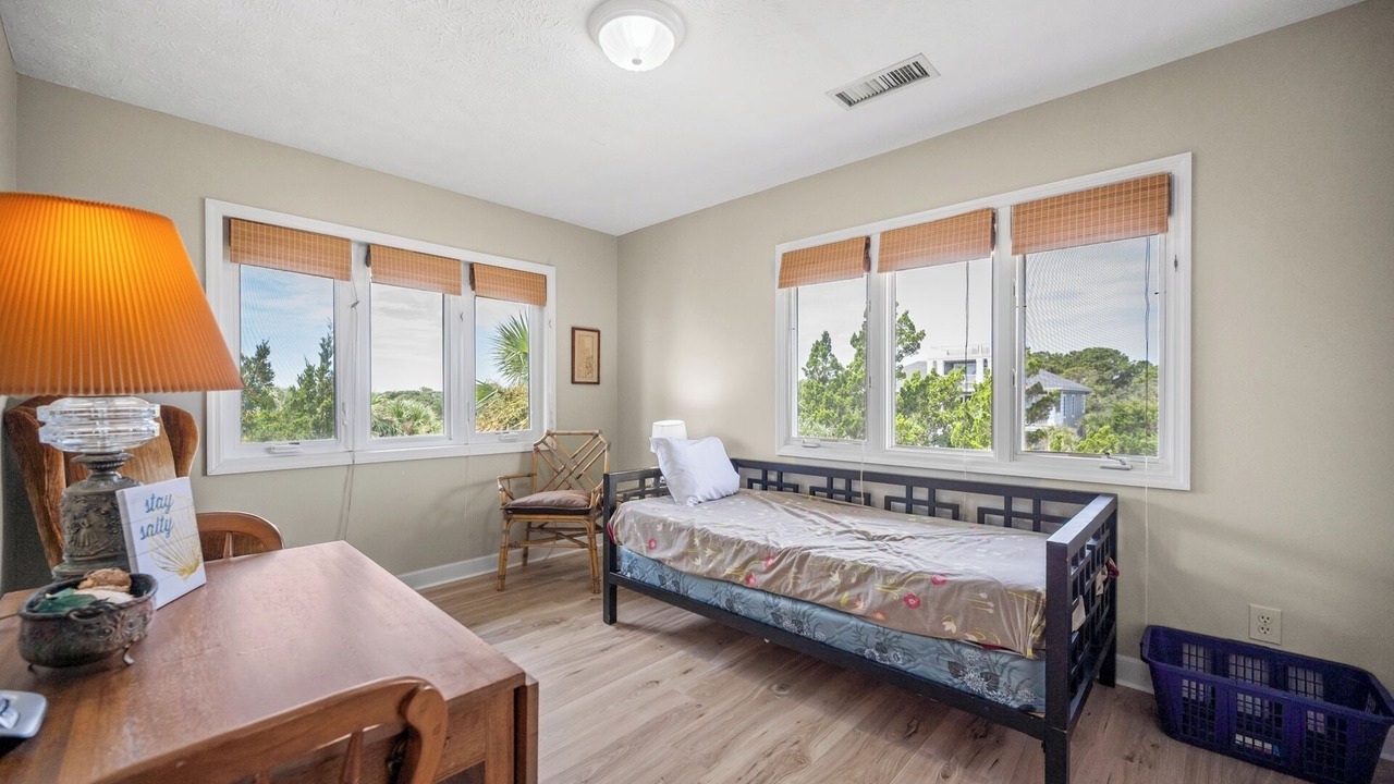 Photo of Bedroom in Debordieu Colony