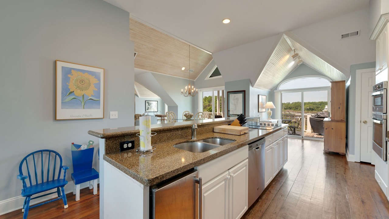 Photo of Kitchen in Debordieu Colony
