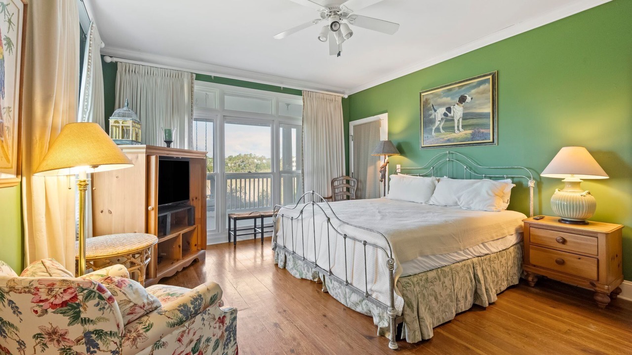 Photo of Bedroom in Debordieu Colony