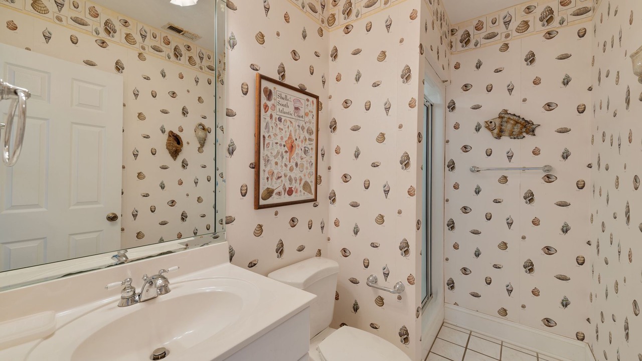 Photo of Bathroom in Debordieu Colony