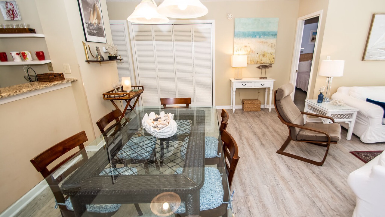 Photo of Bedroom in Arcadian Shores