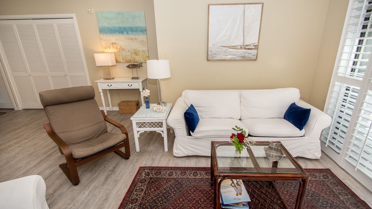 Photo of Livingroom in Arcadian Shores