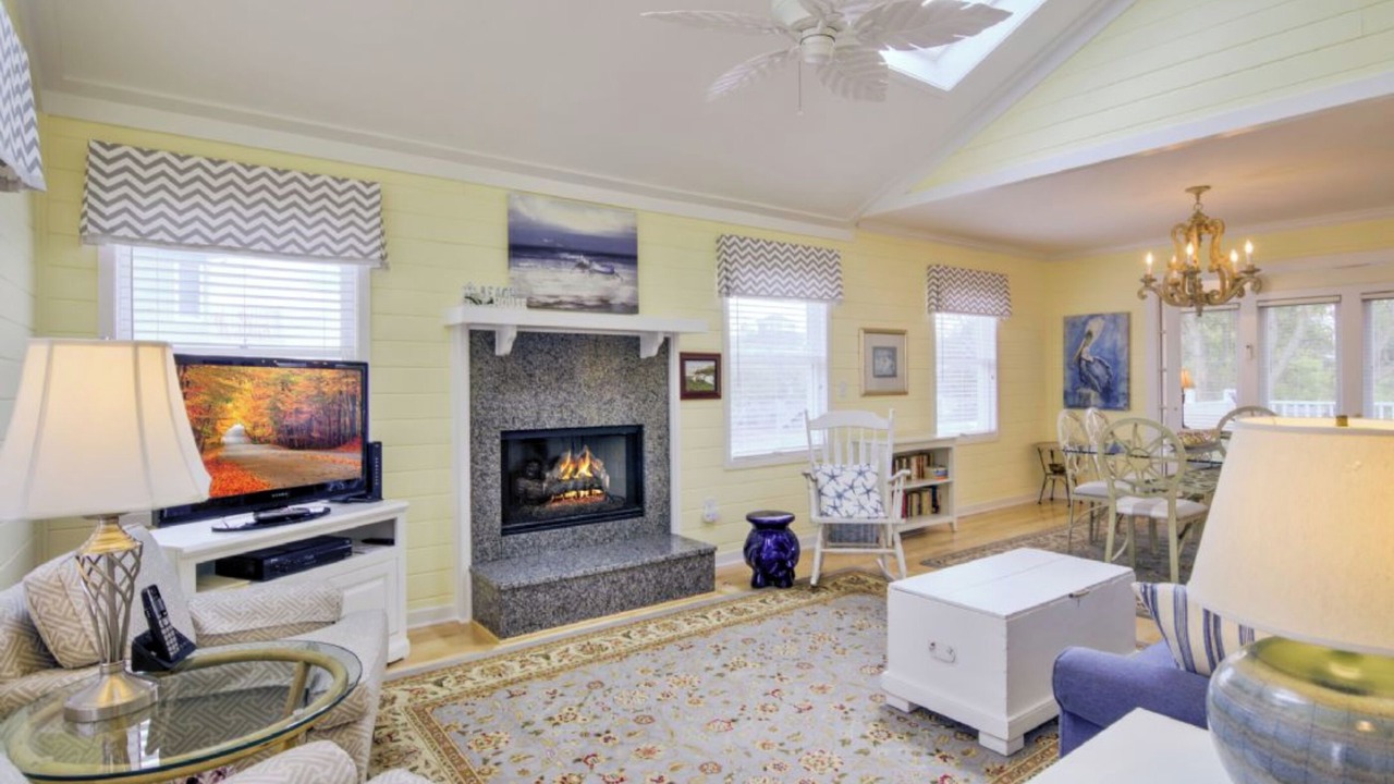 Photo of Bedroom in Pelican Bay