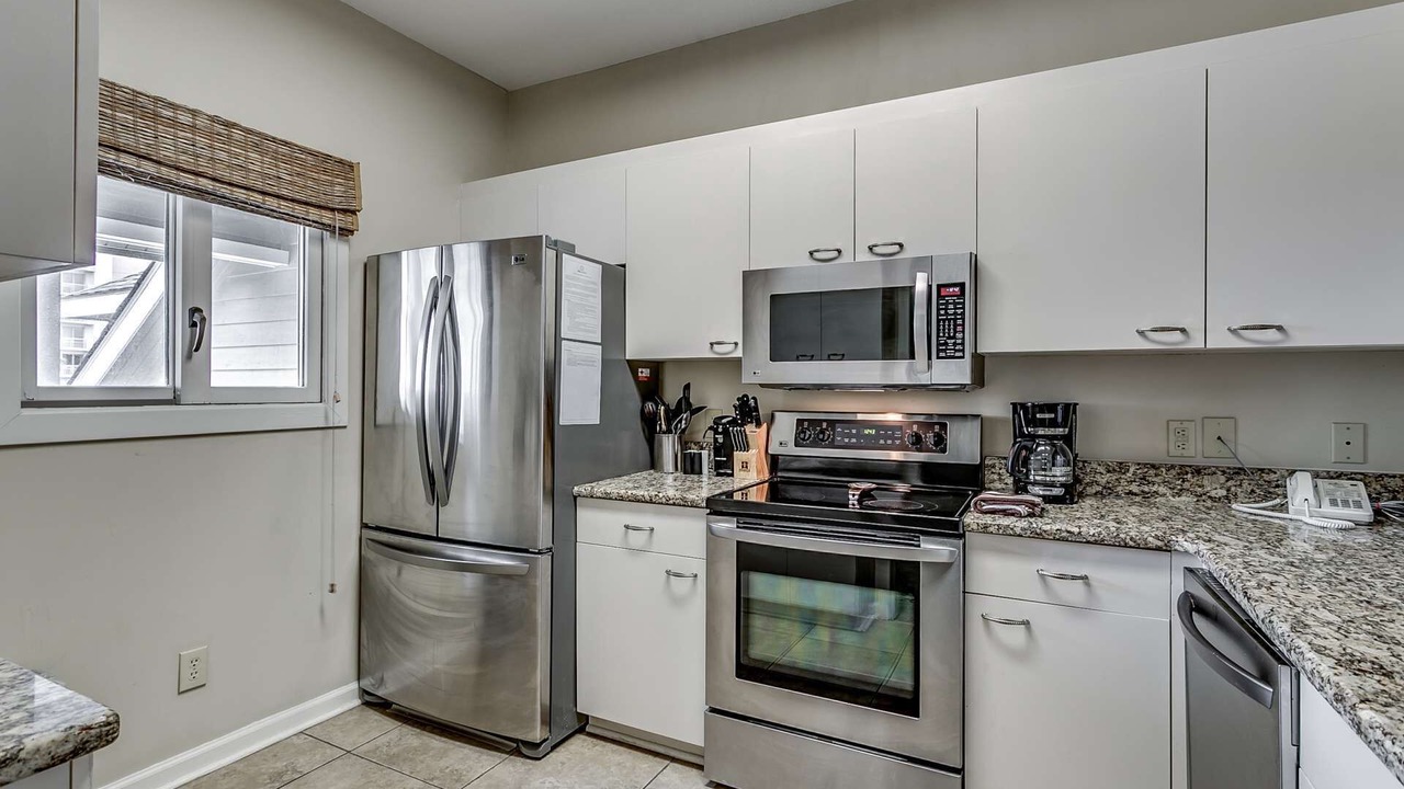 Photo of Kitchen in Arcadian Shores
