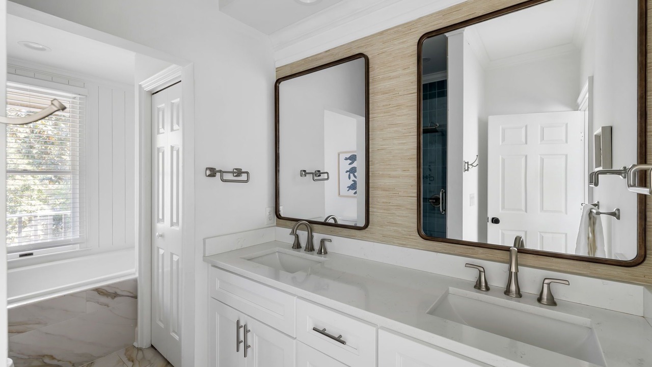 Photo of Bathroom in Vanderhorst Plantation