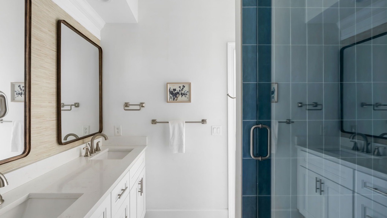 Photo of Bathroom in Vanderhorst Plantation