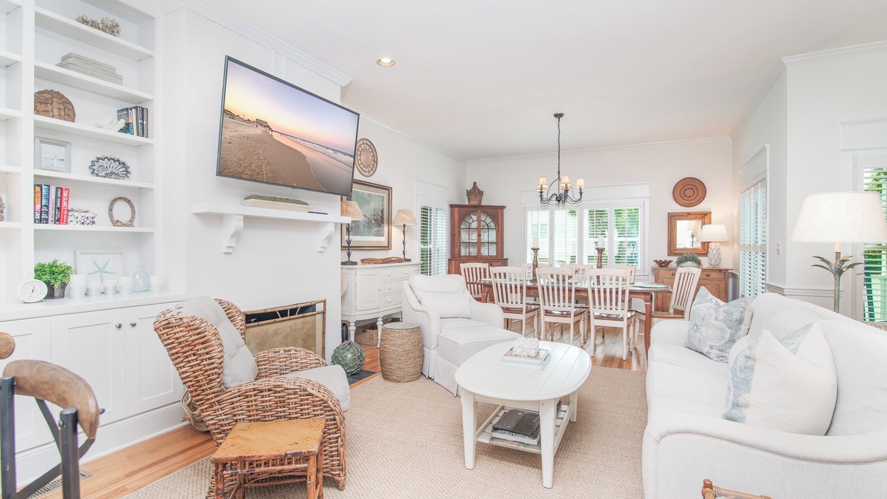 Photo of Livingroom in Debordieu Colony