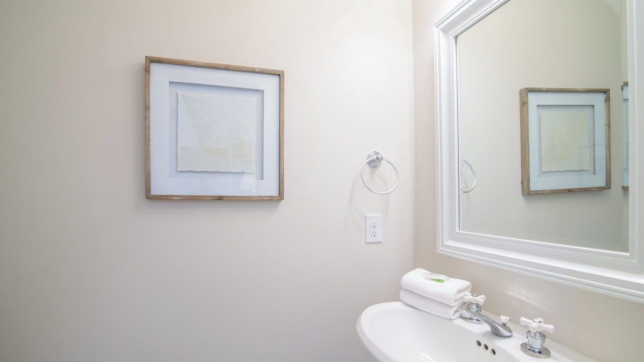 Photo of Bathroom in Debordieu Colony
