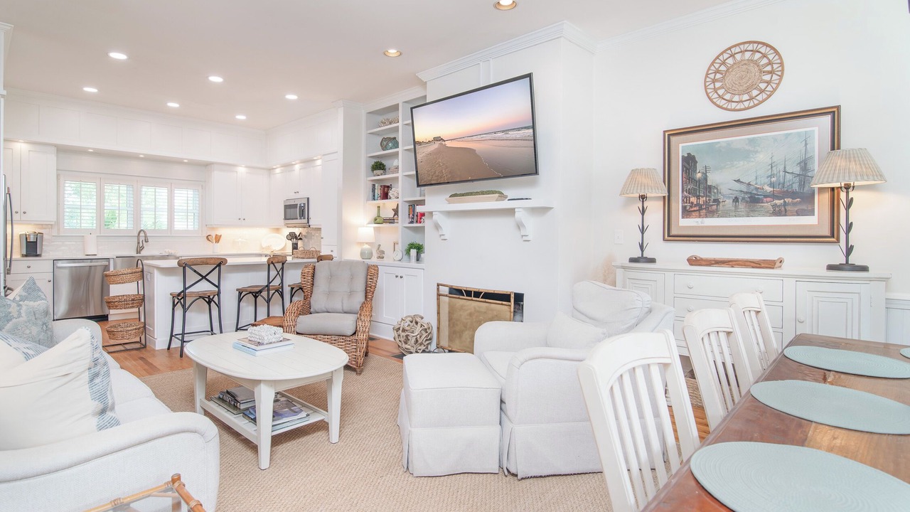 Photo of Livingroom in Debordieu Colony